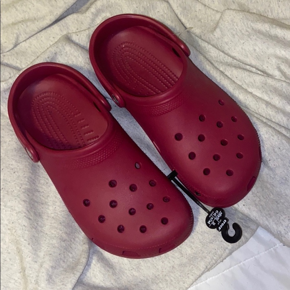 Brand new maroon CROCS W10/M8